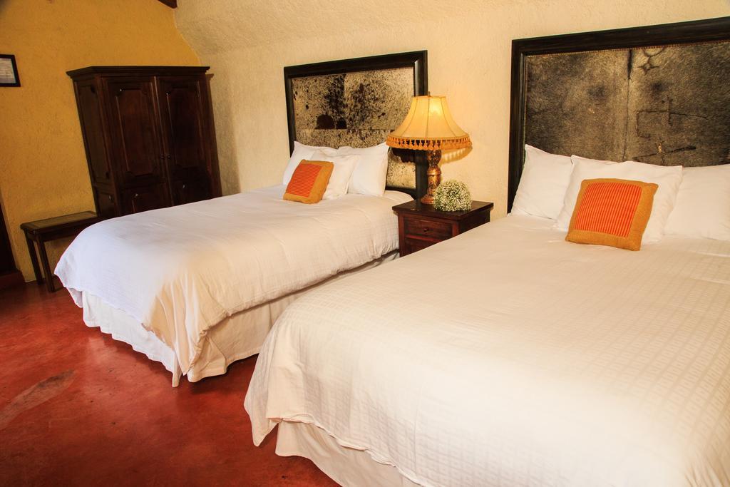 Hotel Lo De Bernal Antigua Bagian luar foto